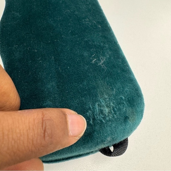 GUCCI Teal Velvet Glasses Case display picture 2